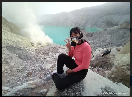 Ijen Crater Trekking